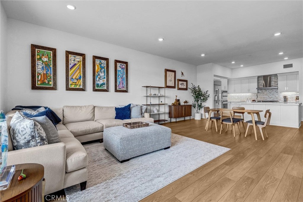 2307 Rivington