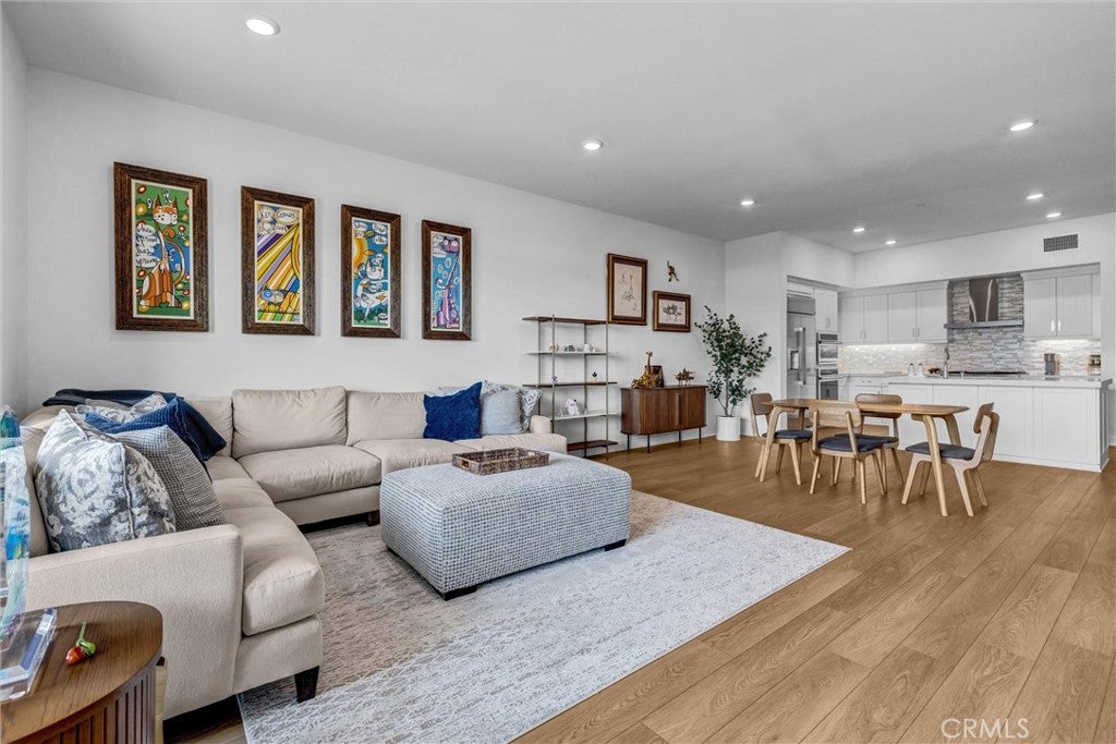 2307 Rivington