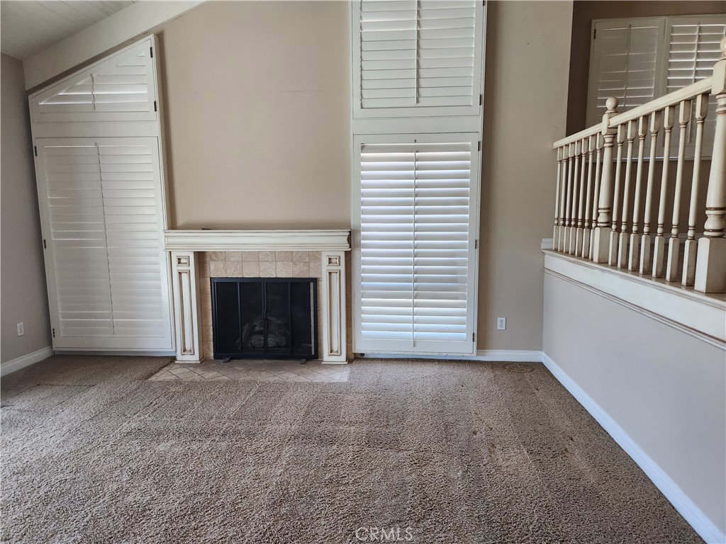 407 Thunderbird Court