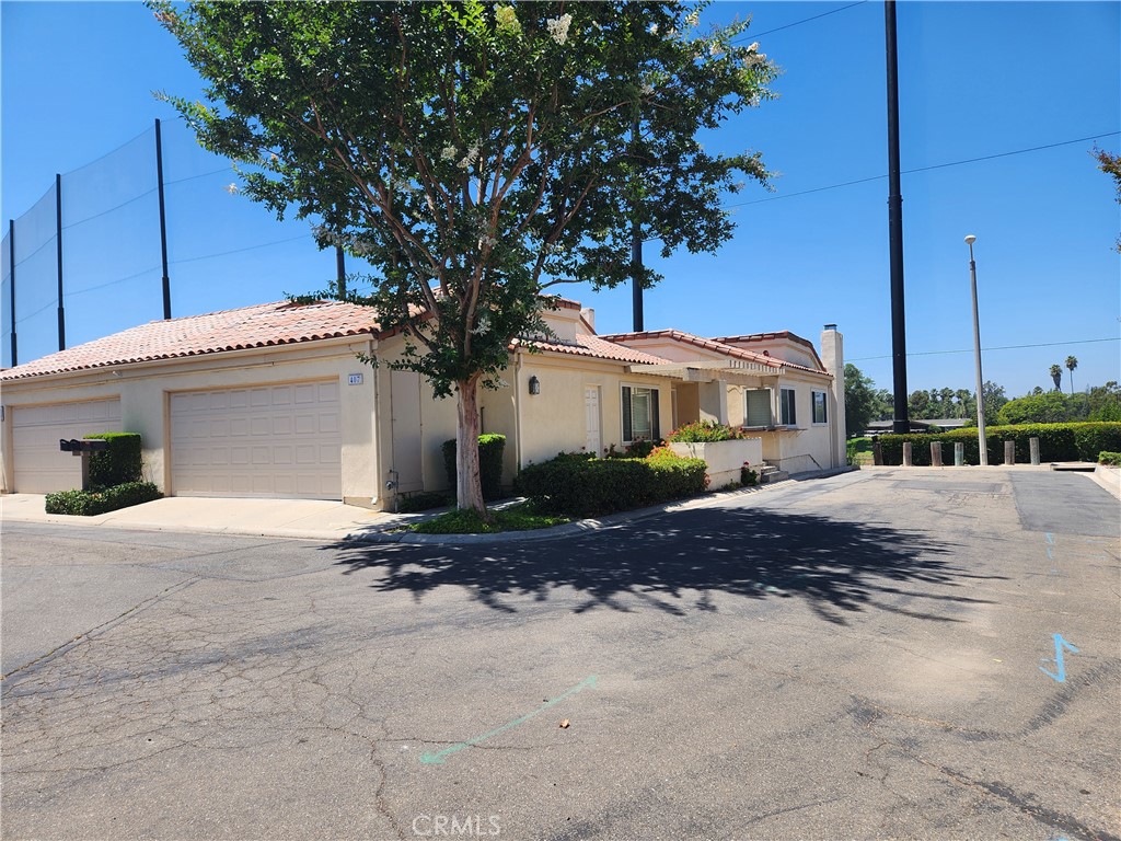 407 Thunderbird Court