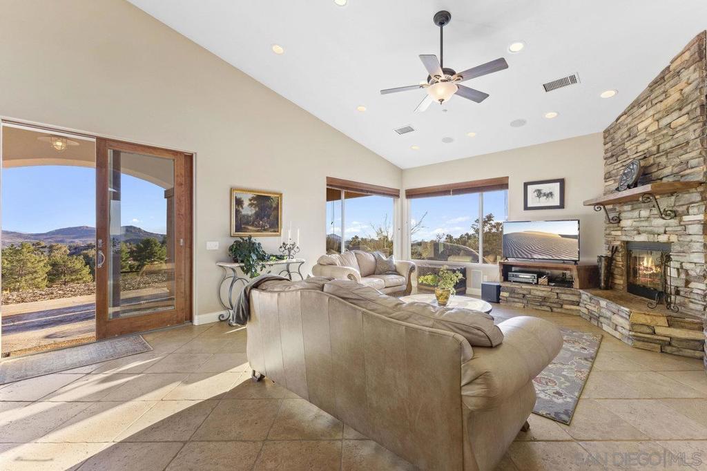 Ramona - Residential