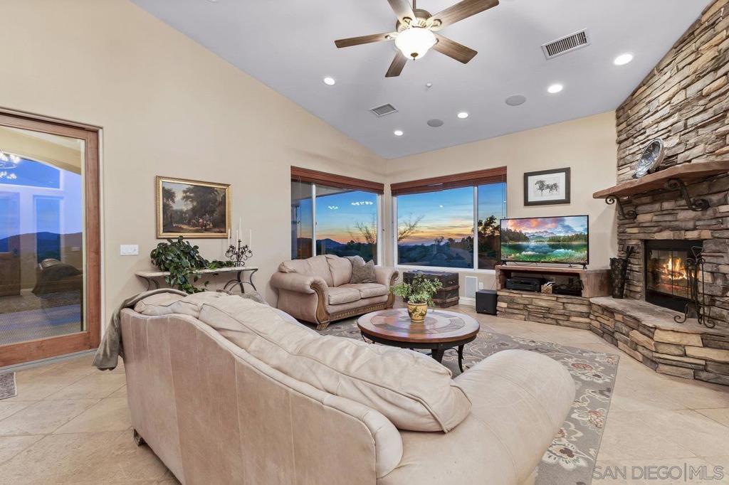 Ramona - Residential