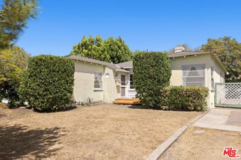 Photo of 10537 Northvale Road, Los Angeles, CA 90064 (MLS # 26946417)