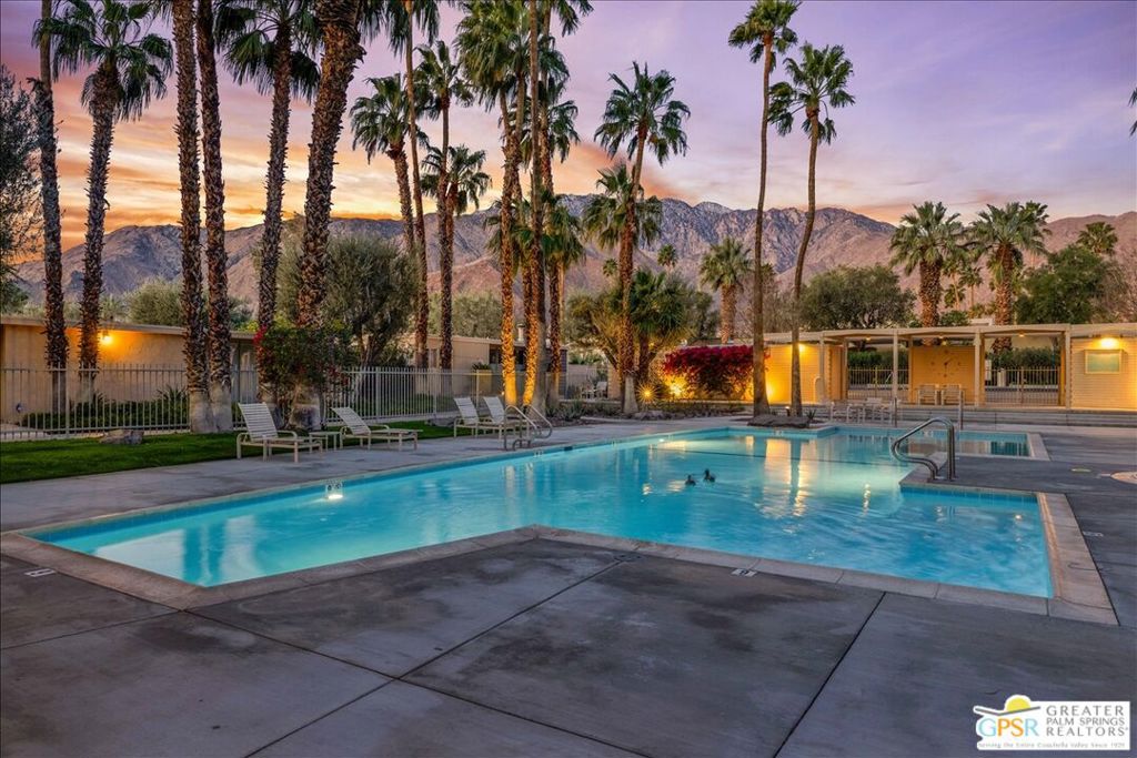 Racquet Club Garden Villas - Residential