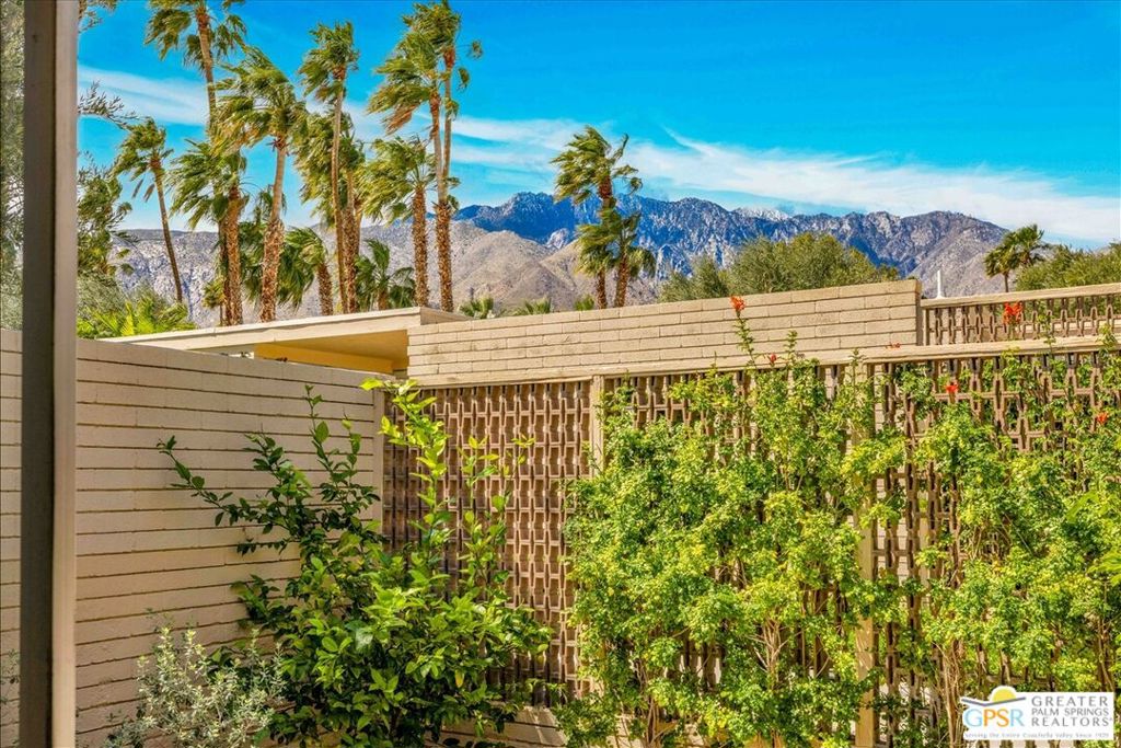Racquet Club Garden Villas - Residential