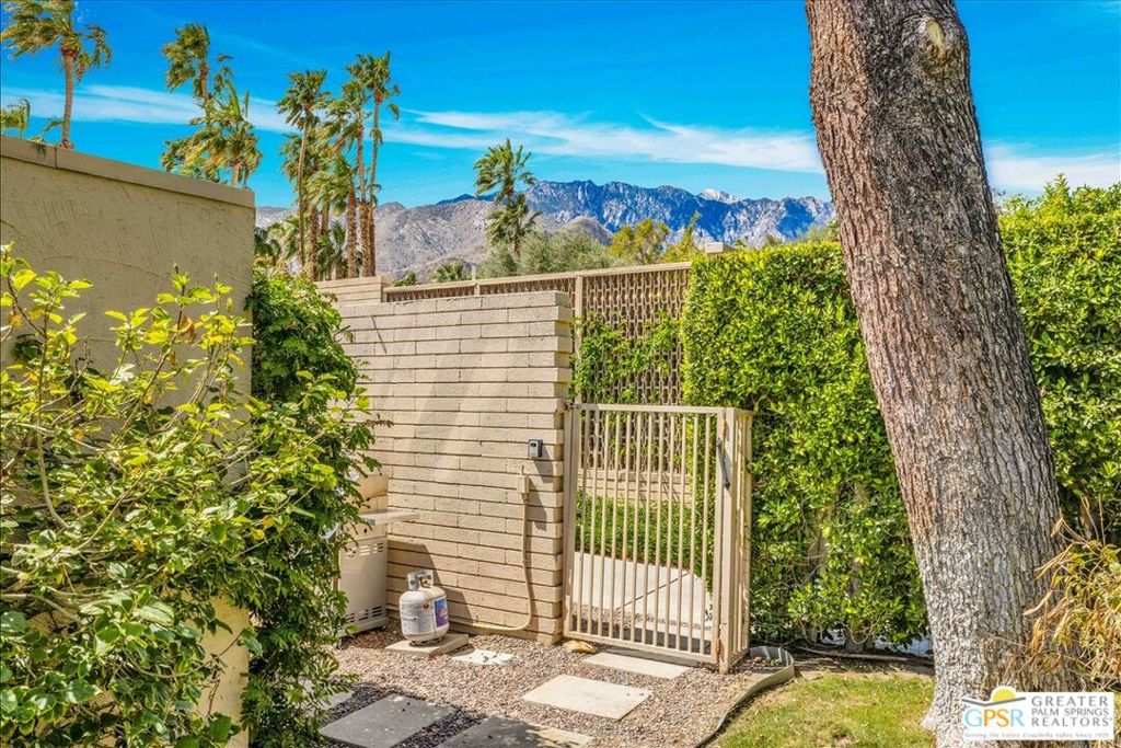 Racquet Club Garden Villas - Residential