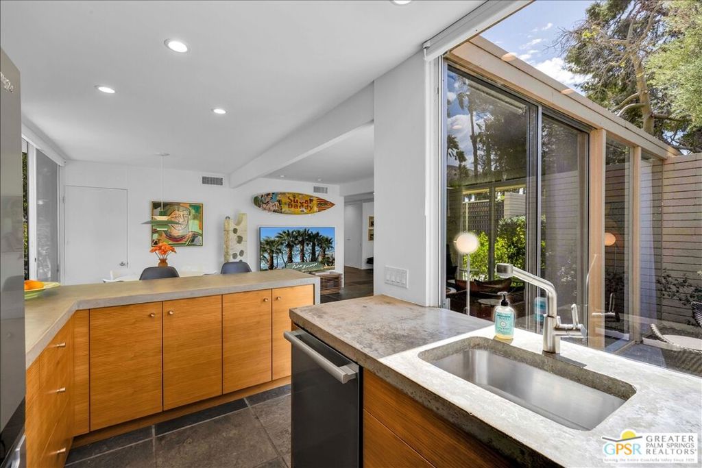 Racquet Club Garden Villas - Residential