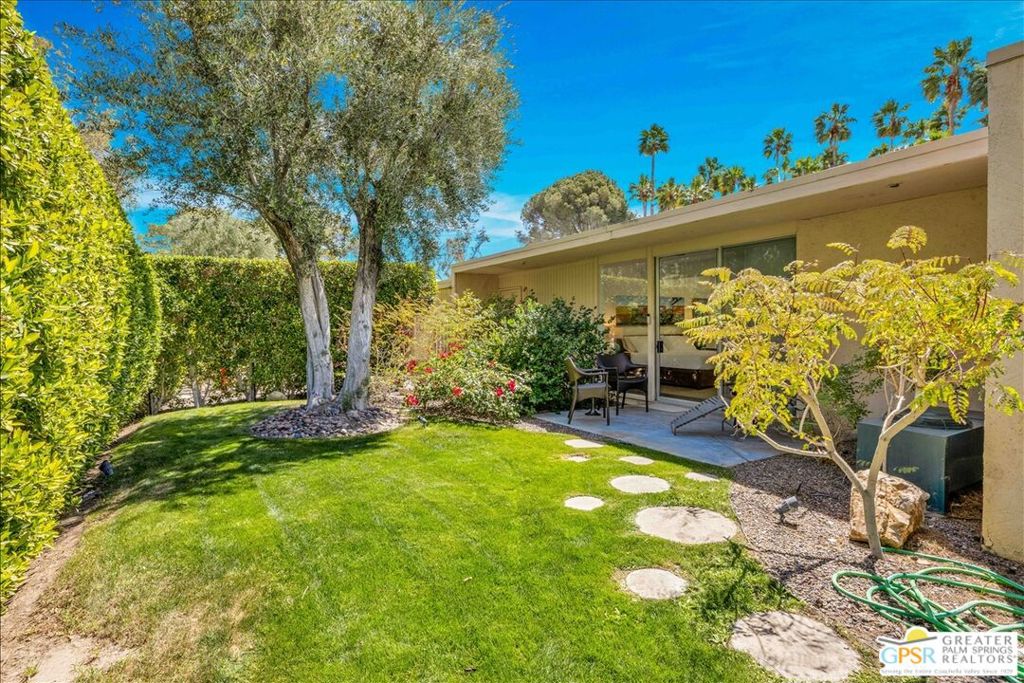 Racquet Club Garden Villas - Residential