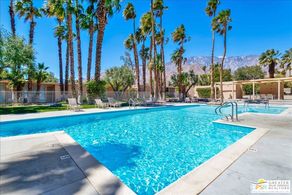 Racquet Club Garden Villas - Residential