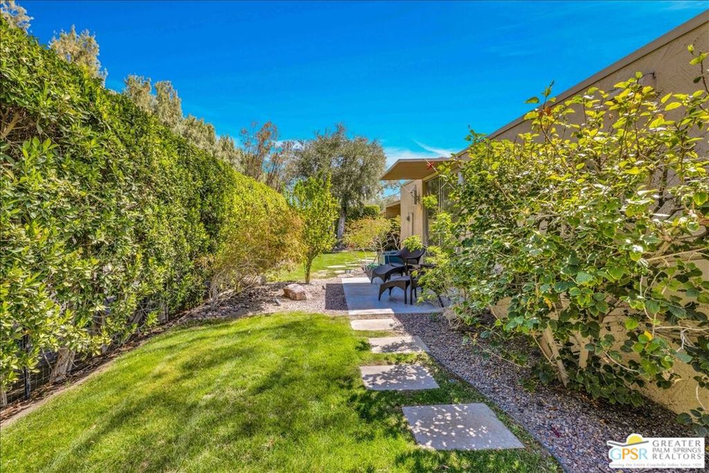 Racquet Club Garden Villas - Residential
