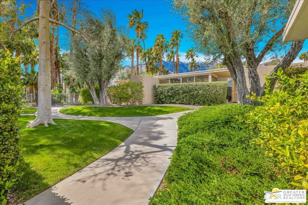 Racquet Club Garden Villas - Residential