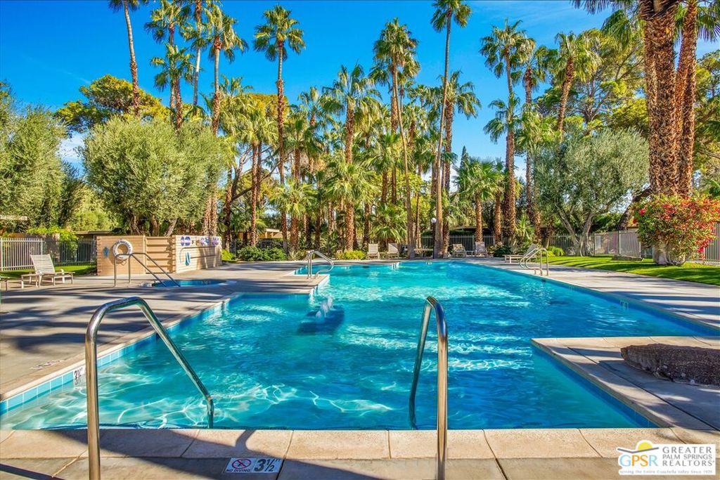 Racquet Club Garden Villas - Residential