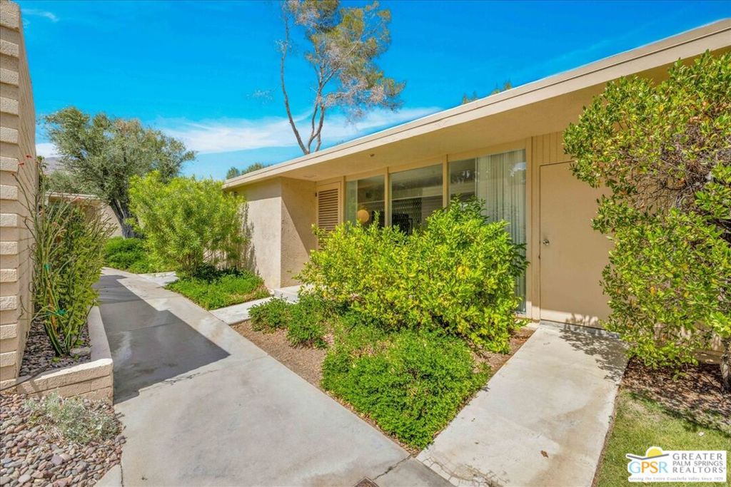 Racquet Club Garden Villas - Residential