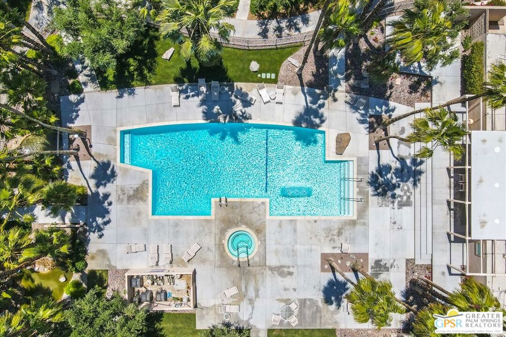 Racquet Club Garden Villas - Residential