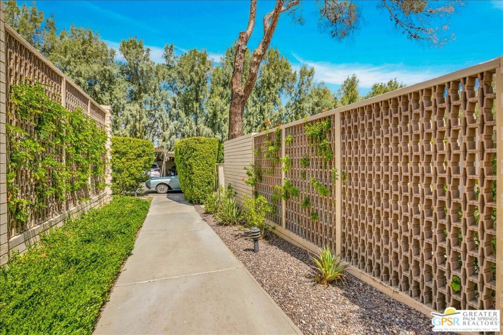Racquet Club Garden Villas - Residential