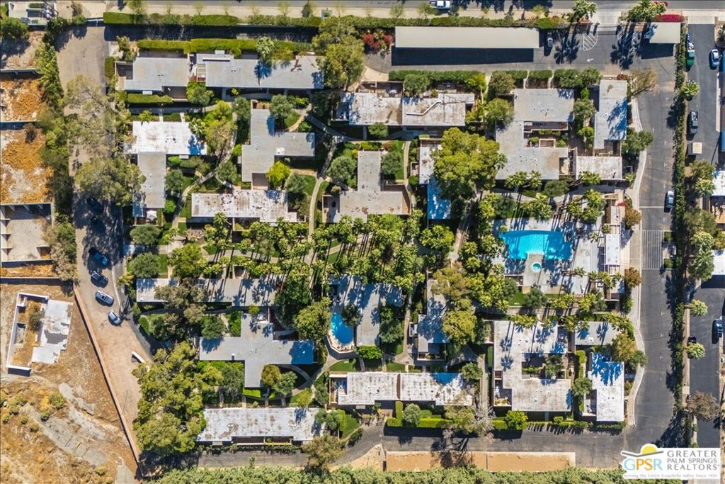 Racquet Club Garden Villas - Residential