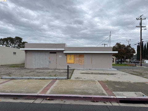 Photo of 415 G St St, Antioch, CA 94509 (MLS # 41144250)