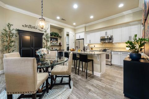 2102 Via Calderia 2102 Palm Desert CA 92260