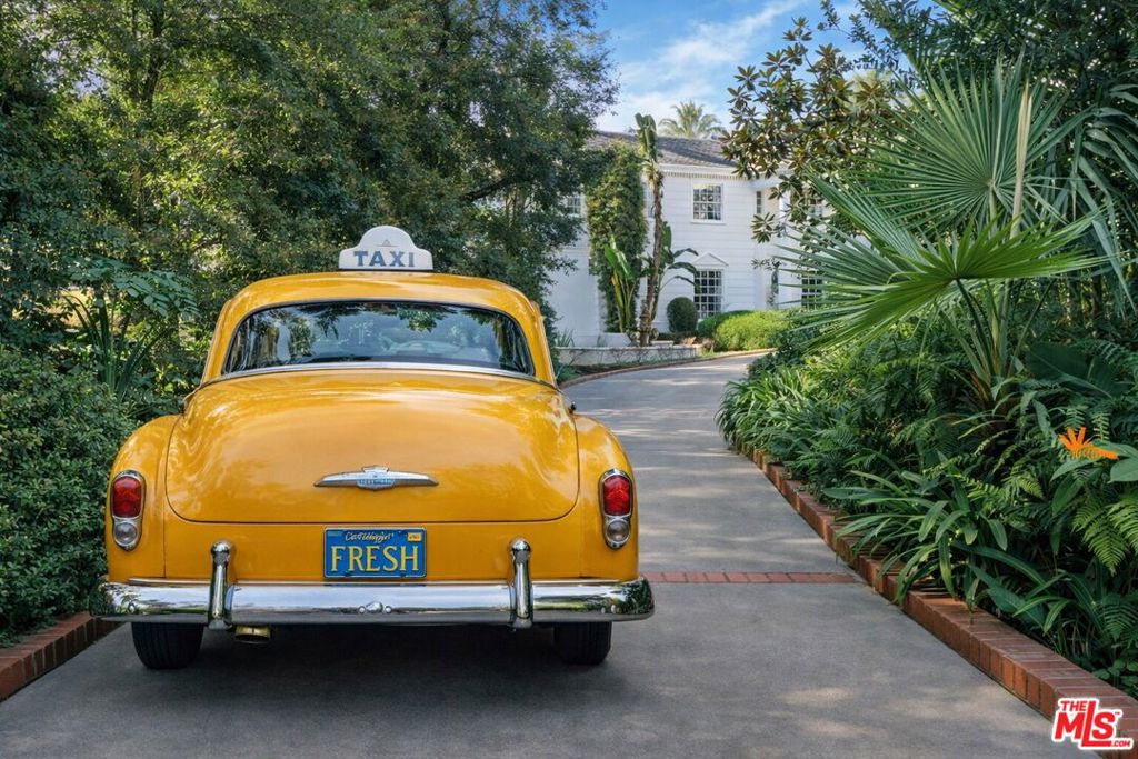 251 N Bristol Avenue