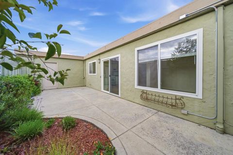 Photo of 154 Crestview Court, Watsonville, CA 95076 (MLS # ML82045097)