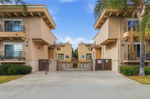 Photo of 13629 Wyandotte ST #118, Van Nuys, CA 91405 (MLS # SR26162400)