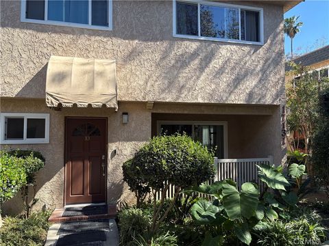 Photo of 17131 Roscoe Blvd #10, Northridge, CA 91325 (MLS # SR26045513)