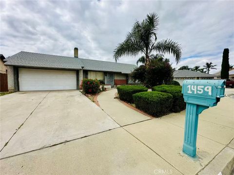 Photo of 1459 W Wabash Street, Rialto, CA 92376 (MLS # WS26092430)