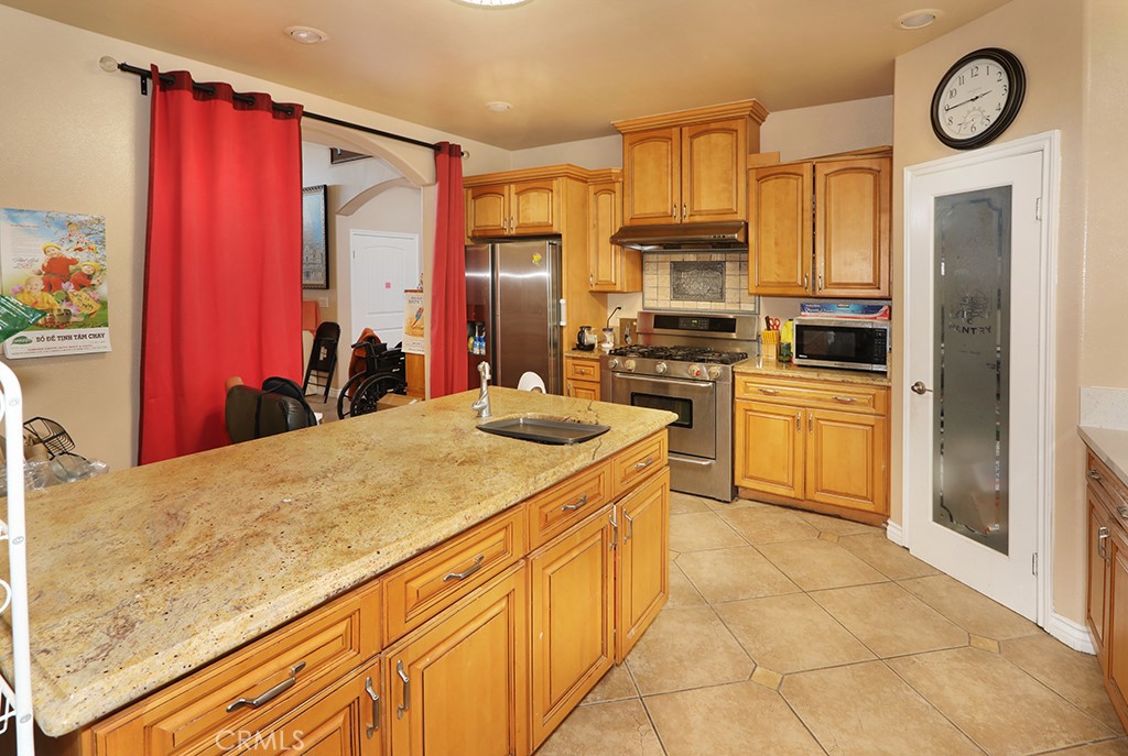 13762 Pacific Avenue