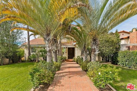 Photo of 3813 Cedar Avenue, Long Beach, CA 90807 (MLS # 26656957)