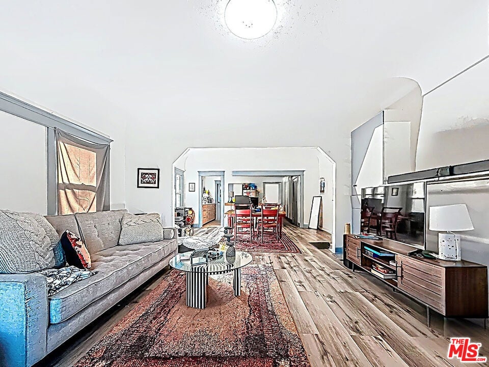 3025 Edgehill Drive