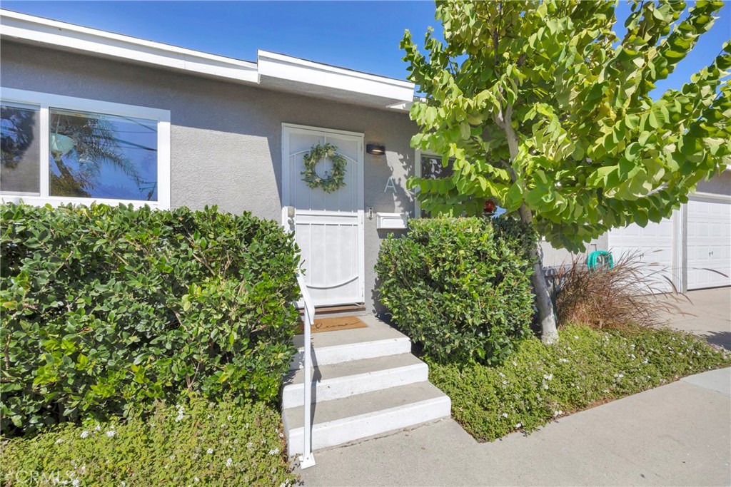 2701 E 17th Street E