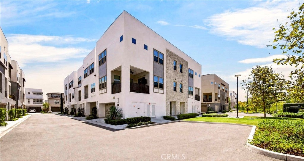 888 Poppy Court