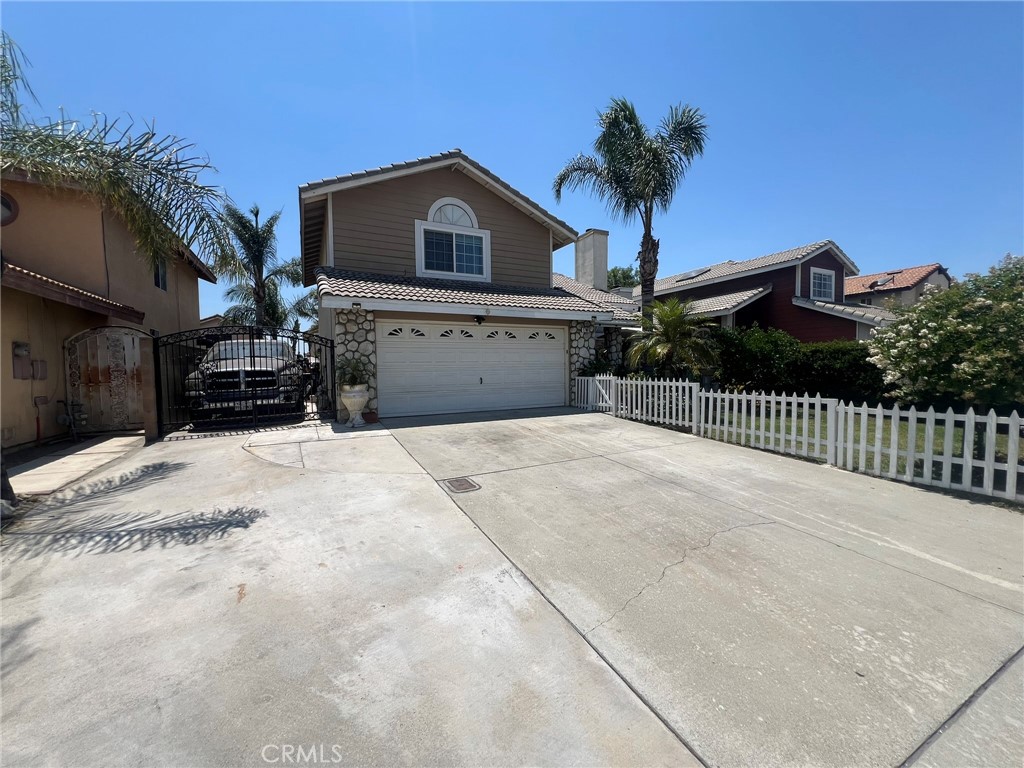 Fully Upgraded & Move-In Ready!
This stunning 4-bedroom, 2.5-bath home has it all — style, space, and a prime location! Step inside to a beautifully upgraded kitchen and bathrooms, complete with modern fixtures and sleek laminate flooring throughout. The home sits on a nice-sized lot with a private yard, perfect for entertaining or relaxing. Conveniently located near top-rated schools, shopping, and easy freeway access — everything you need is just minutes away. This one is a must-see and won’t last long!
