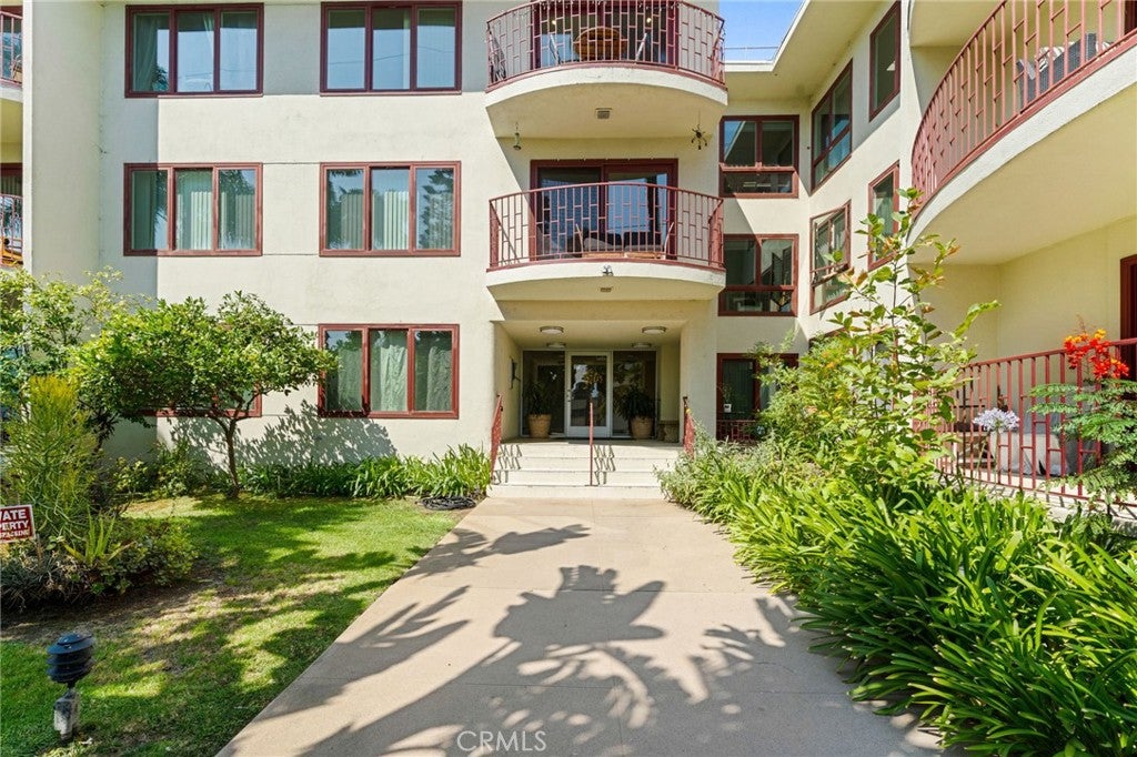 3407 Huxley Street 39