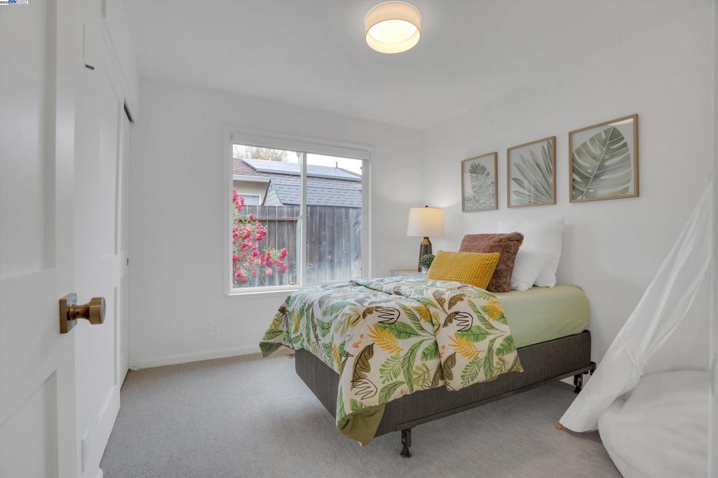 FOOTHILL FARMS - Residential