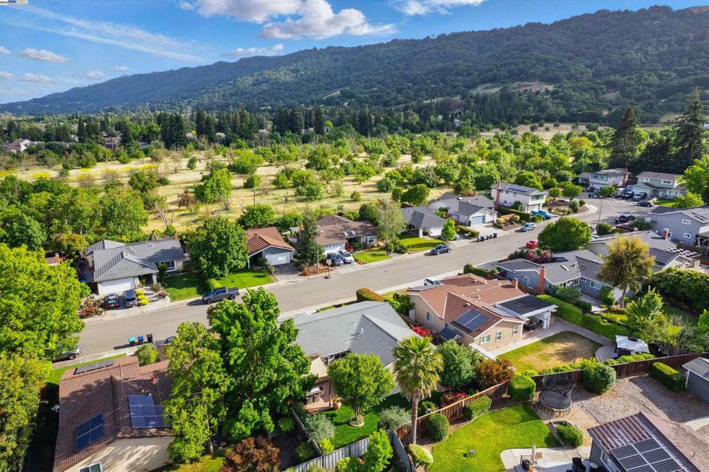 FOOTHILL FARMS - Residential