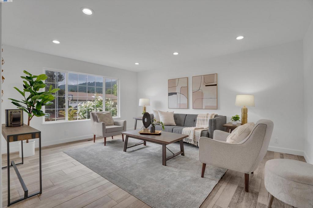 FOOTHILL FARMS - Residential