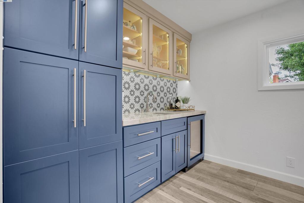 FOOTHILL FARMS - Residential