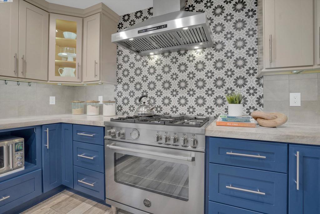 FOOTHILL FARMS - Residential