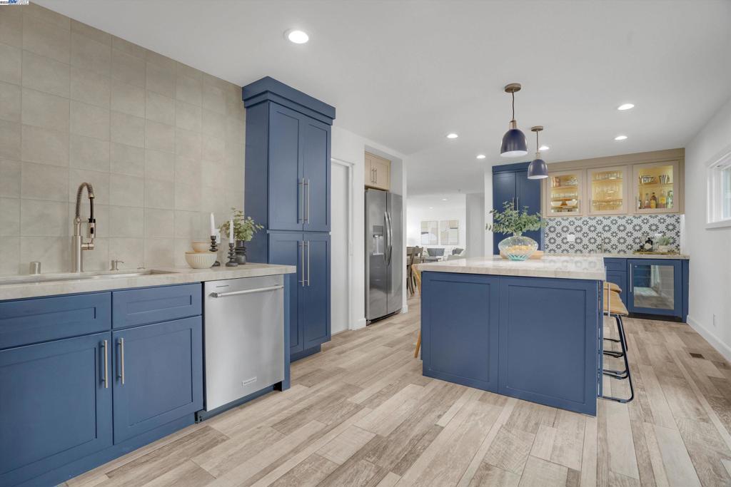 FOOTHILL FARMS - Residential