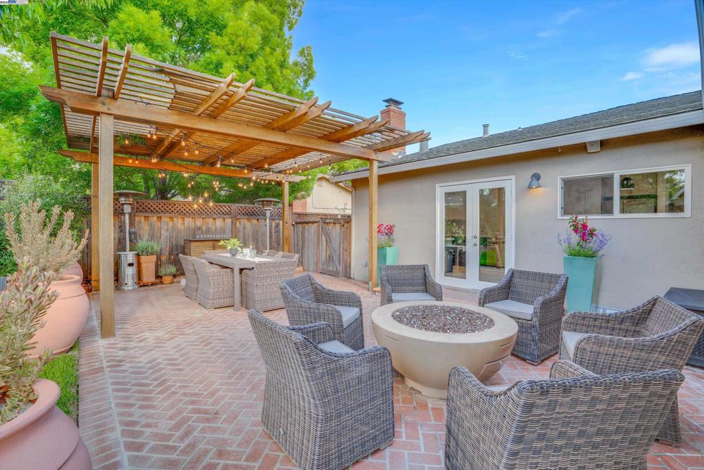 FOOTHILL FARMS - Residential