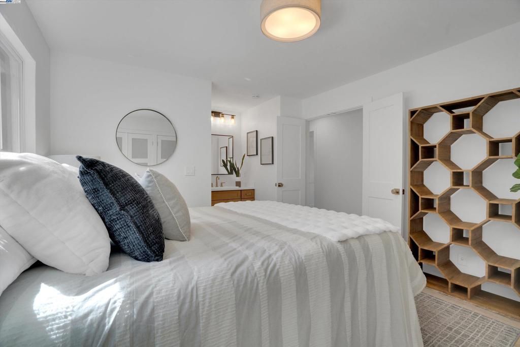 FOOTHILL FARMS - Residential