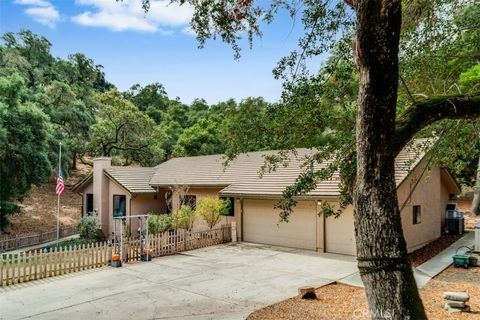 Photo of 5450 Pescado Court, Atascadero, CA 93422 (MLS # SC25242071)