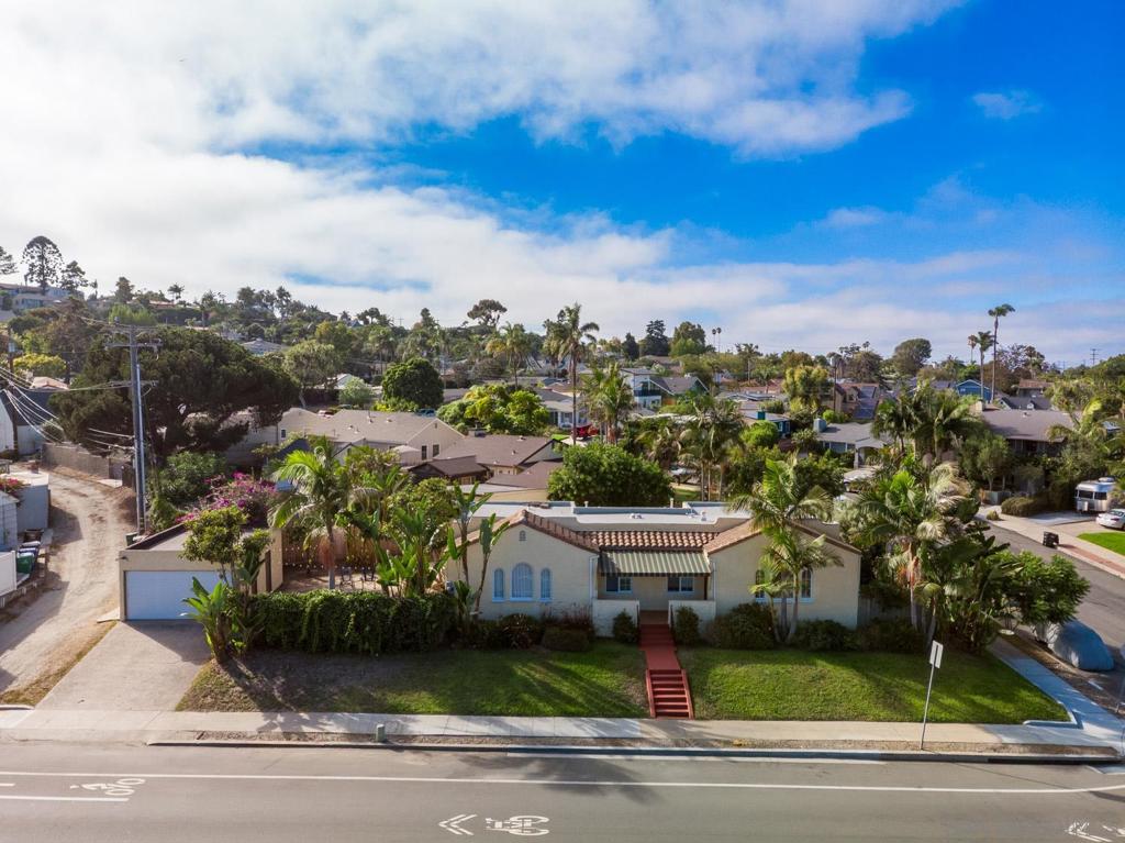 1980 Chatsworth Blvd.