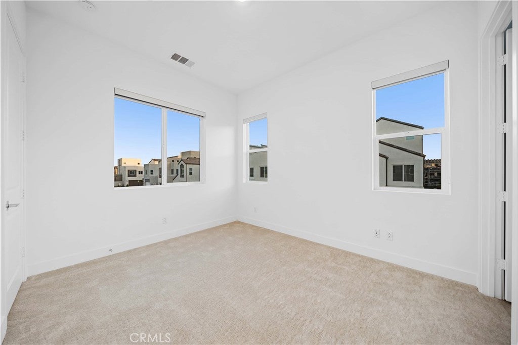 141 Sawbuck, Irvine CA 92618 - Photo 32