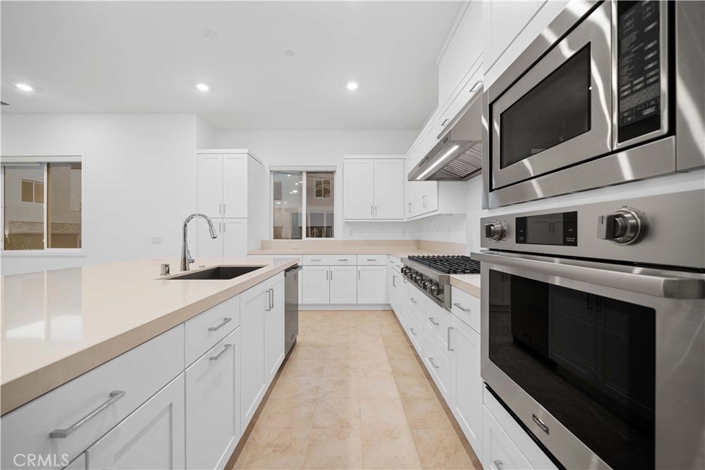 141 Sawbuck, Irvine CA 92618 - Photo 11