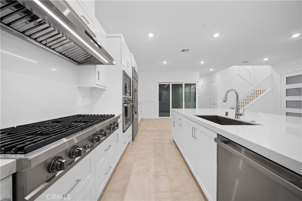 141 Sawbuck, Irvine CA 92618 - Photo 10