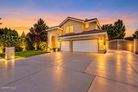 Photo of 1014 Borden Avenue, Simi Valley, CA 93065 (MLS # 226004354)