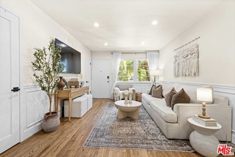 Photo of 1325 S Washington Avenue #APT C, Santa Monica, CA 90403 (MLS # 26636825)
