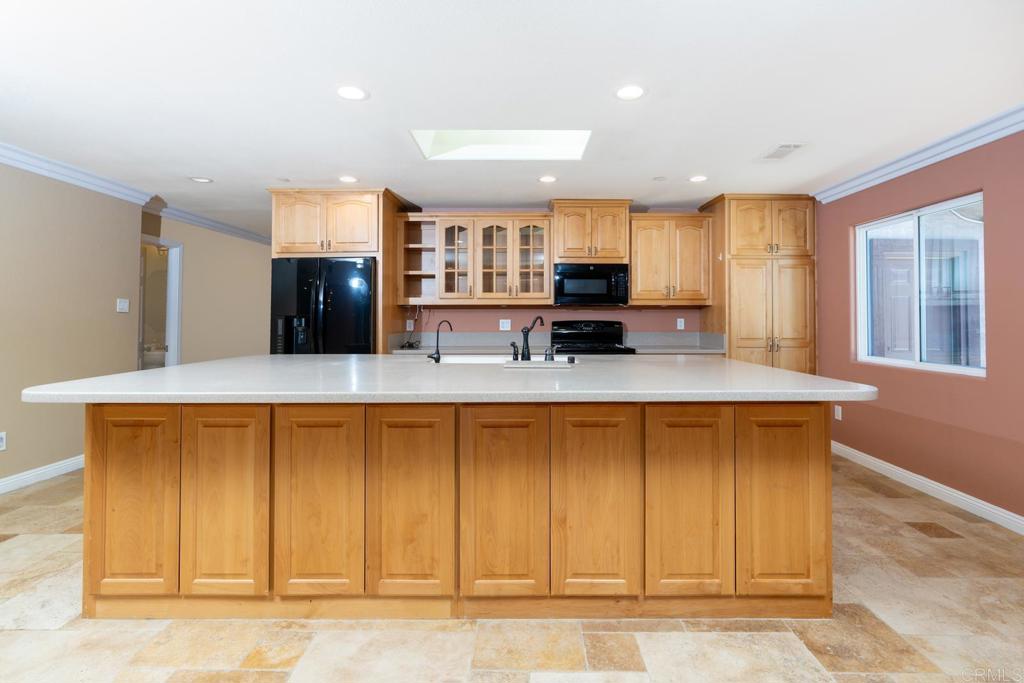 8364 Lake Ashwood Avenue